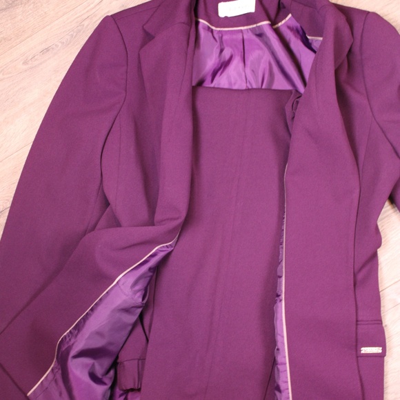 0413 Calvin Klein Women’s Purple Blazer & Pant Suit Set - Picture 2 of 14